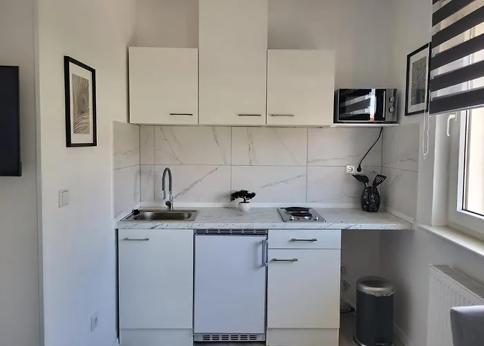 A Comfortable And Modern Newly Renovated Apartment