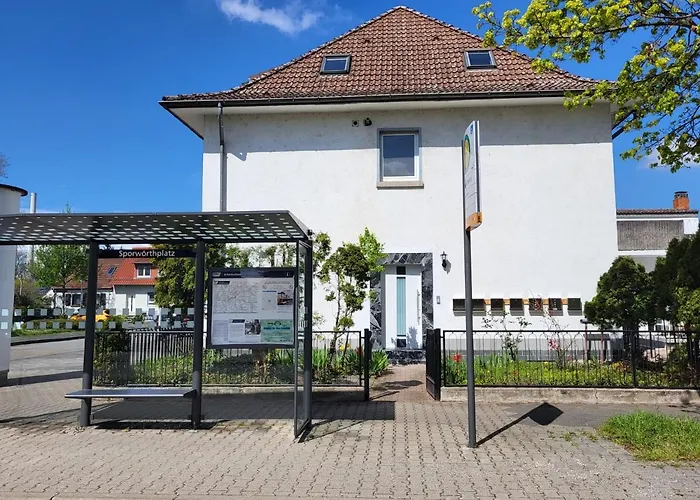 A Comfortable And Modern Newly Renovated Apartment